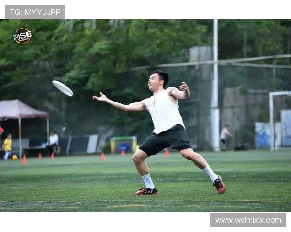 广州飞盘队与成都飞盘队赛后复盘战术分析与精彩瞬间回顾