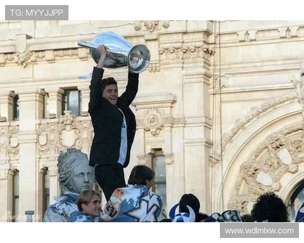 伊克尔卡西利亚斯传奇门神的辉煌生涯与永不言败的足球精神