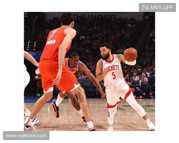 火箭与雷霆激战正酣NBA精彩比赛直播全程回顾与分析 火箭与雷霆激战正酣NBA精彩比赛直播全程回顾与分析